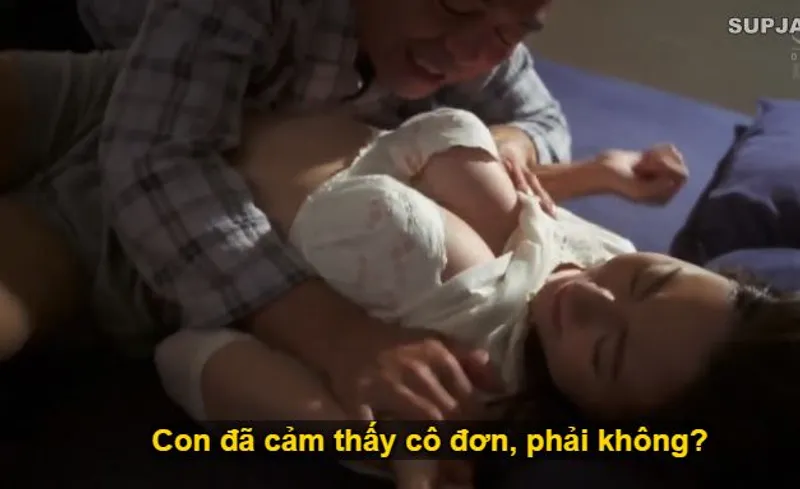 Nhìn con trai mải mê công việc khiến vợ nó cô đơn lẻ loi, ông bố chồng bất chấp đạo lý lao vào làm tình với con dâu.