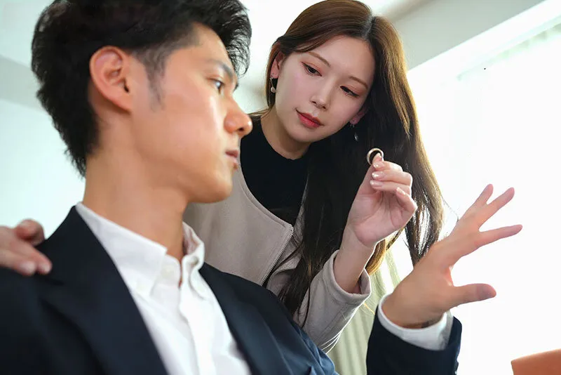 Vợ yêu đi đi chơi, ông xã ở nhà bị nhỏ em cô vợ gạ nắc không trượt phát nào