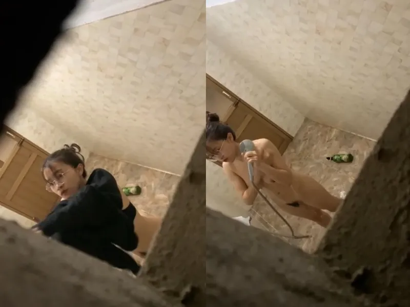 Quay lén em ghệ vú ngon tắm, khe âm đạo chảy nước ròng ròng